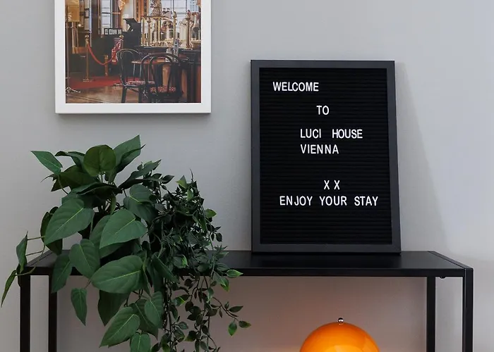 Hostel Luci House Boutique - 15th District Wiedeń